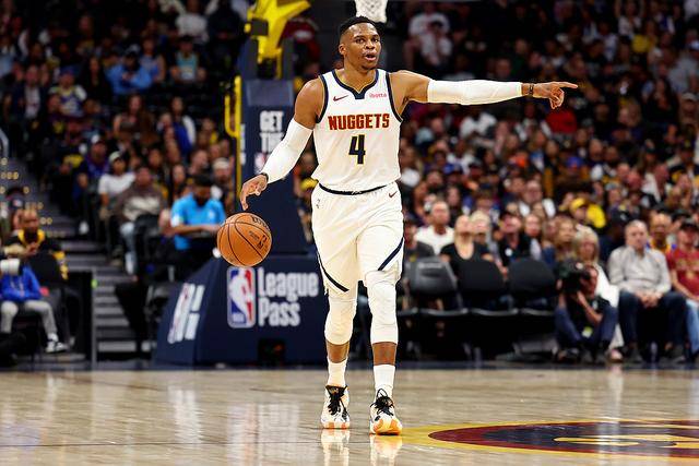拜仁推出全新紫红色第三球衣，将在超级杯中亮相